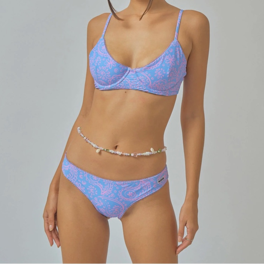 Black rough lazy paisley SMALL top and MEDIUM bottom